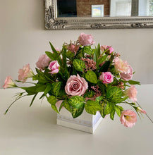 Load image into Gallery viewer, Deluxe Range - Elegant Hatbox