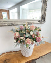 Load image into Gallery viewer, Antique Rose - Bouquet