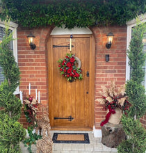 Load image into Gallery viewer, Red Rose Wreath