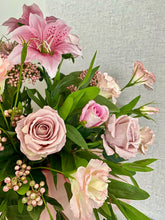 Load image into Gallery viewer, The Elegant Bouquet