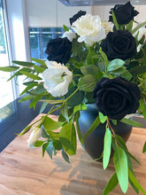 Load image into Gallery viewer, Hayley Bouquet