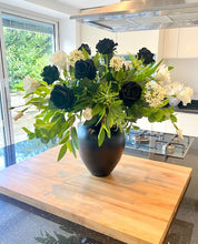 Load image into Gallery viewer, Hayley Bouquet