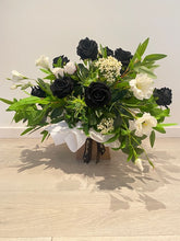 Load image into Gallery viewer, Hayley Bouquet