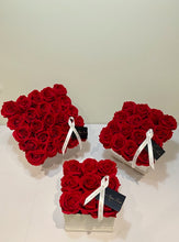 Load image into Gallery viewer, Amour - Red Velvet Rose Hatbox
